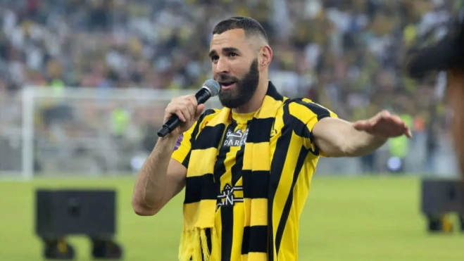 Benzema con su nuevo equipo Benzema con su nuevo equipo