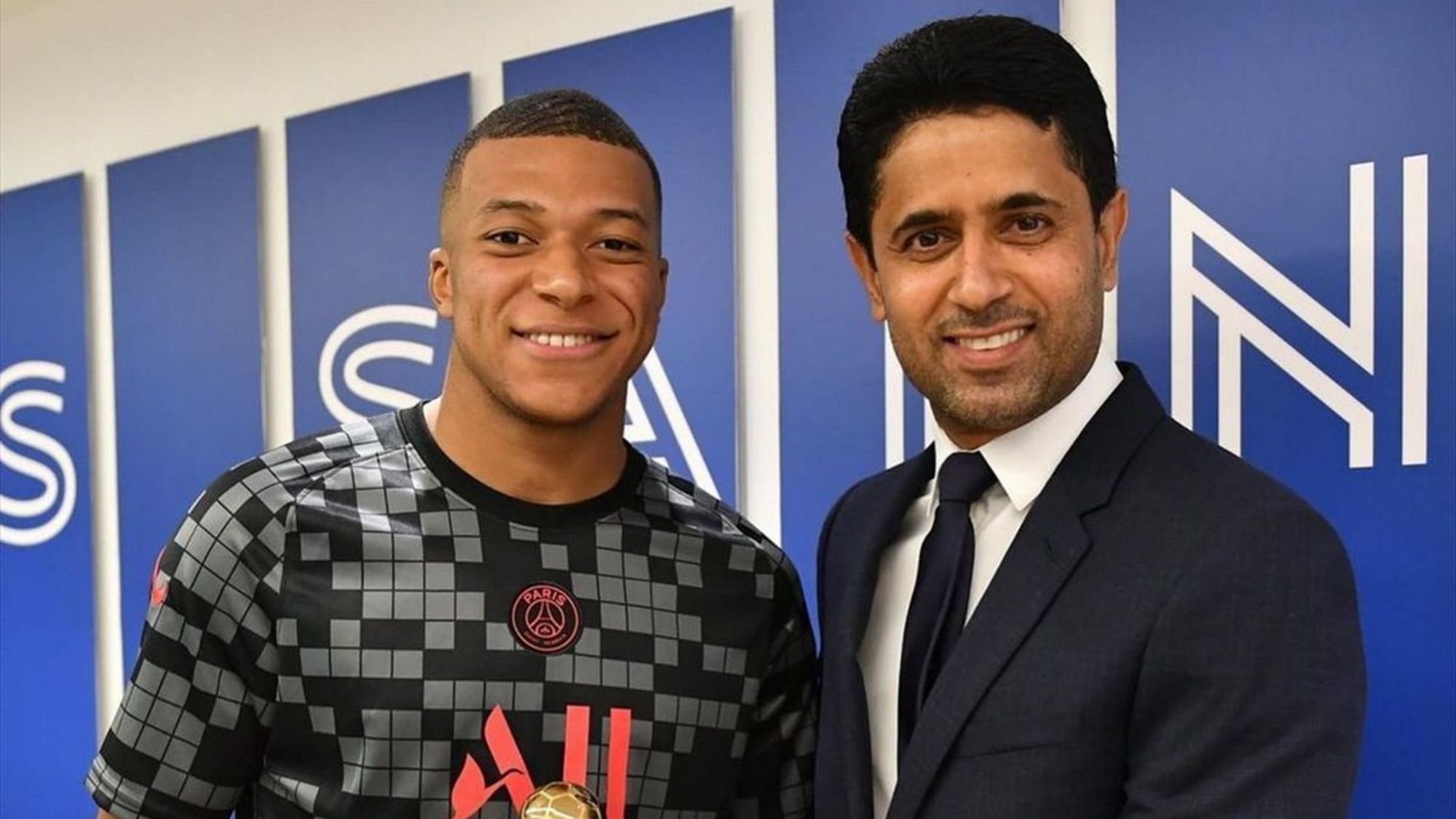 Nueva medida de presión del PSG a Mbappé para que renueve tiran de sentimentalismo