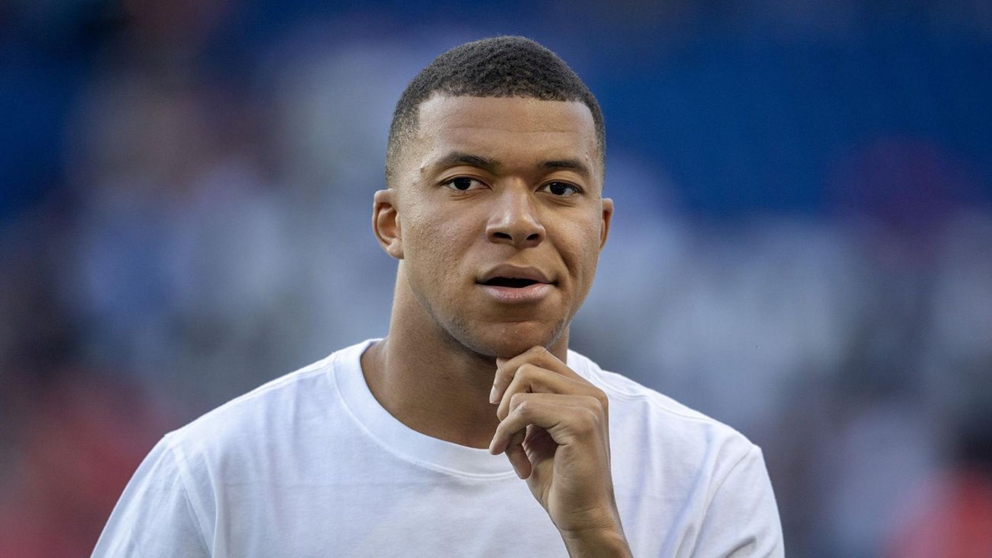 Alerta nacional por Mbappé los franceses observan con preocupación el futuro del parisino