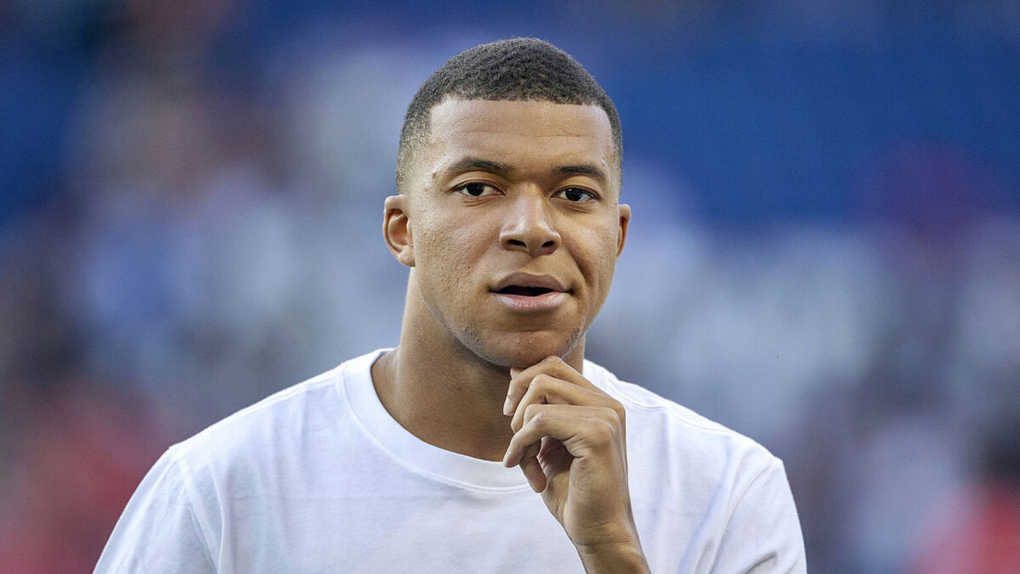 Un futbolista del Real Madrid da la bienvenida a Mbappé y las redes arden