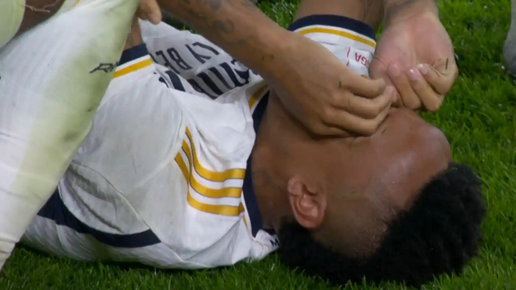 Militao se une a la lista negra el brasileño tuvo que retirarse lesionado y las sensaciones son malas