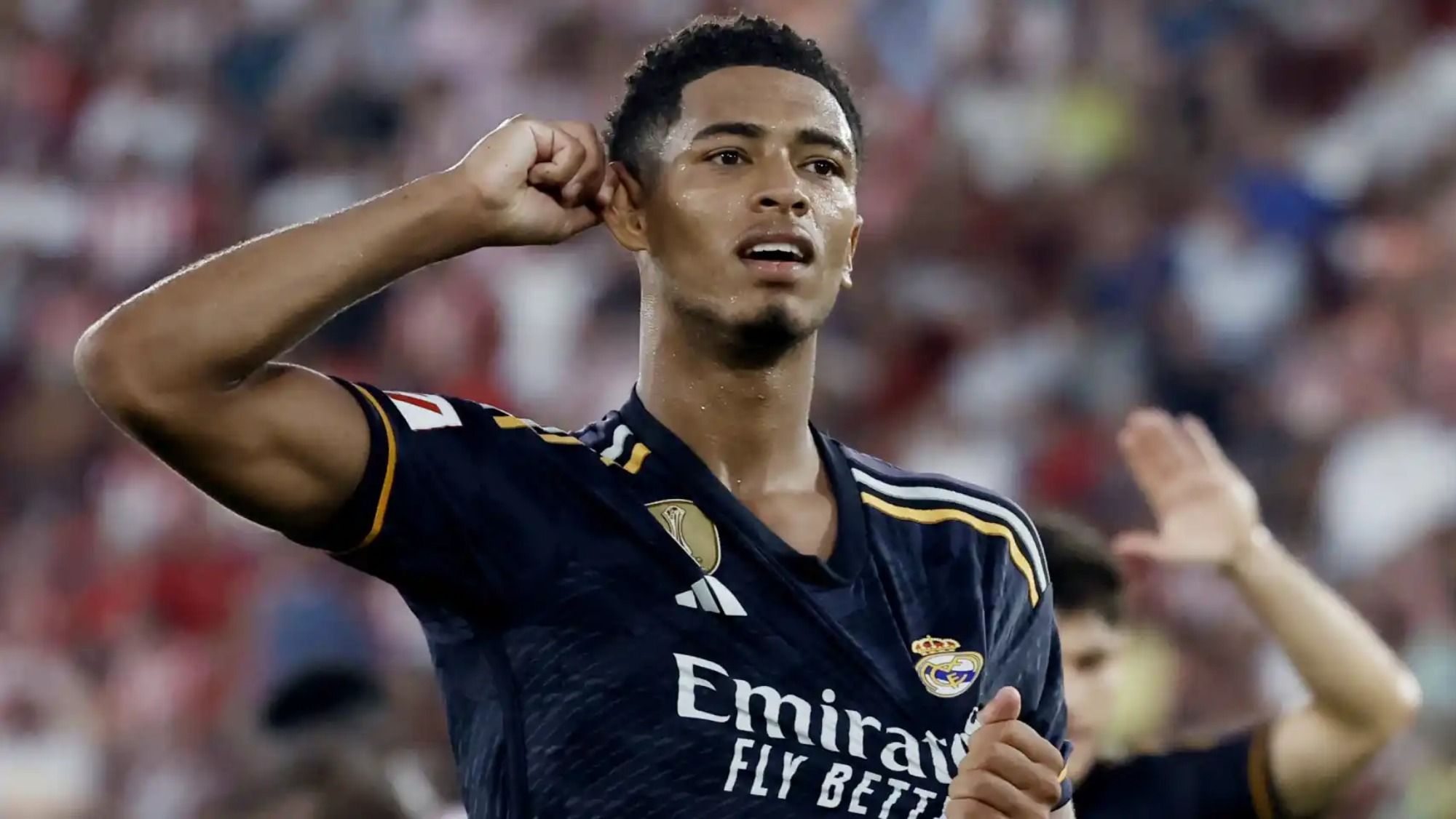 El Real Madrid, de menos a más, doblega a un combatiente Almería para ponerse líder de LaLiga
