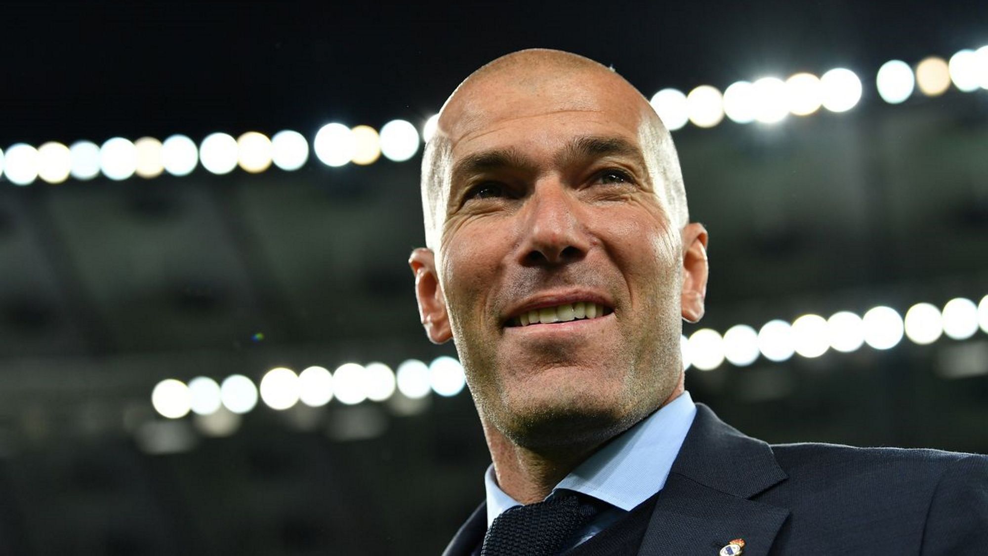 Zidane irrumpe con fuerza en el Real Madrid ha llegado para quedarse Zidane irrumpe con fuerza en el Real Madrid ha llegado para quedarse