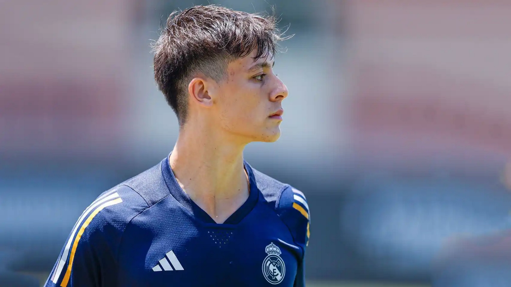 Güler ya sabe lo que es el Real Madrid y el vestuario merengue: volcados con el turco Güler ya sabe lo que es el Real Madrid y el vestuario merengue: volcados con el turco