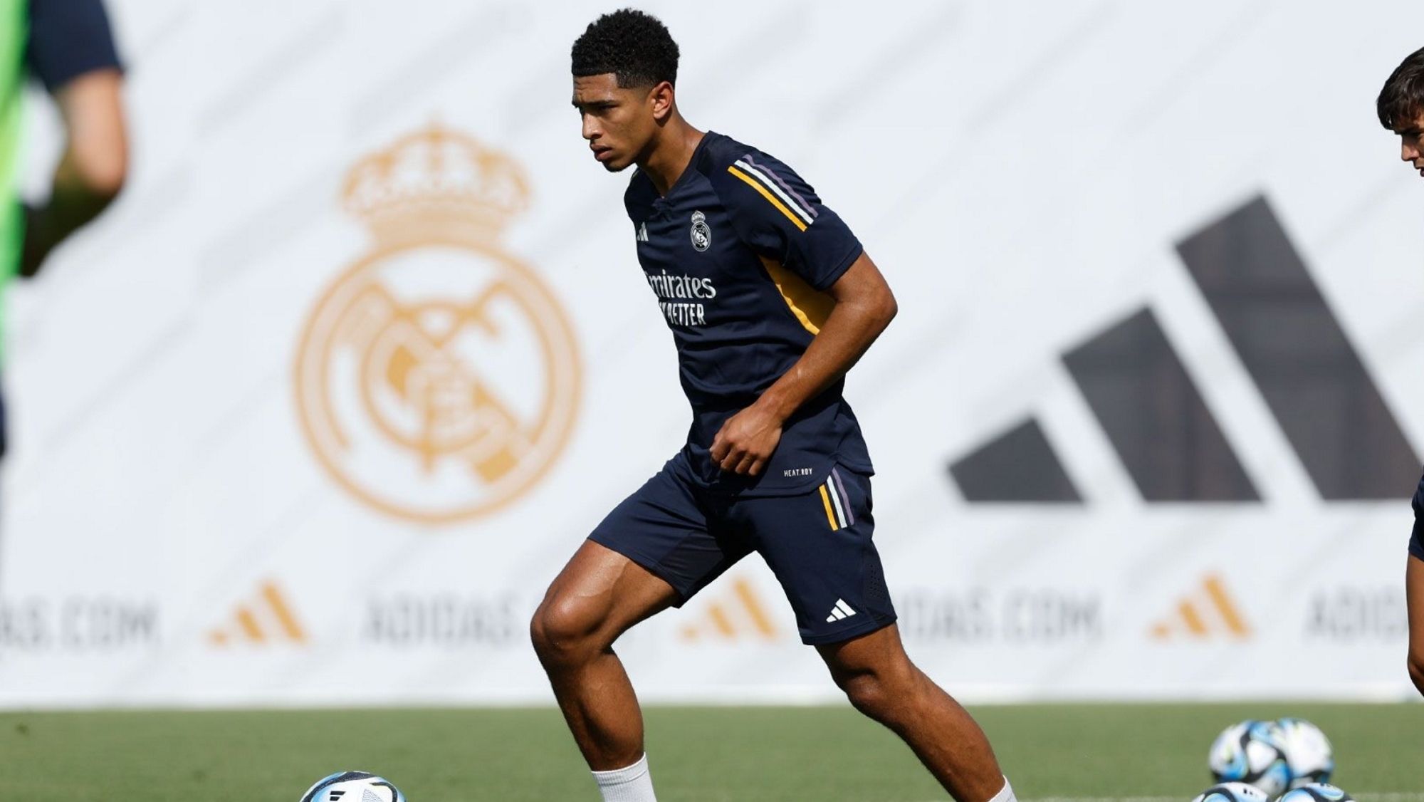 Jarro de agua fría Bellingham se va del entrenamiento del Real Madrid antes del derbi Jarro de agua fría Bellingham se va del entrenamiento del Real Madrid antes del derbi