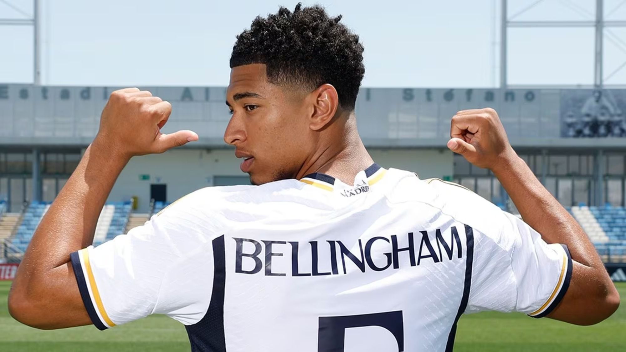 Bellingham estuvo a un paso del K.O. al Madrid, pero una pelea le acercó al Bernabéu: se desvelan los detalles Bellingham estuvo a un paso del K.O. al Madrid, pero una pelea le acercó al Bernabéu: se desvelan los detalles