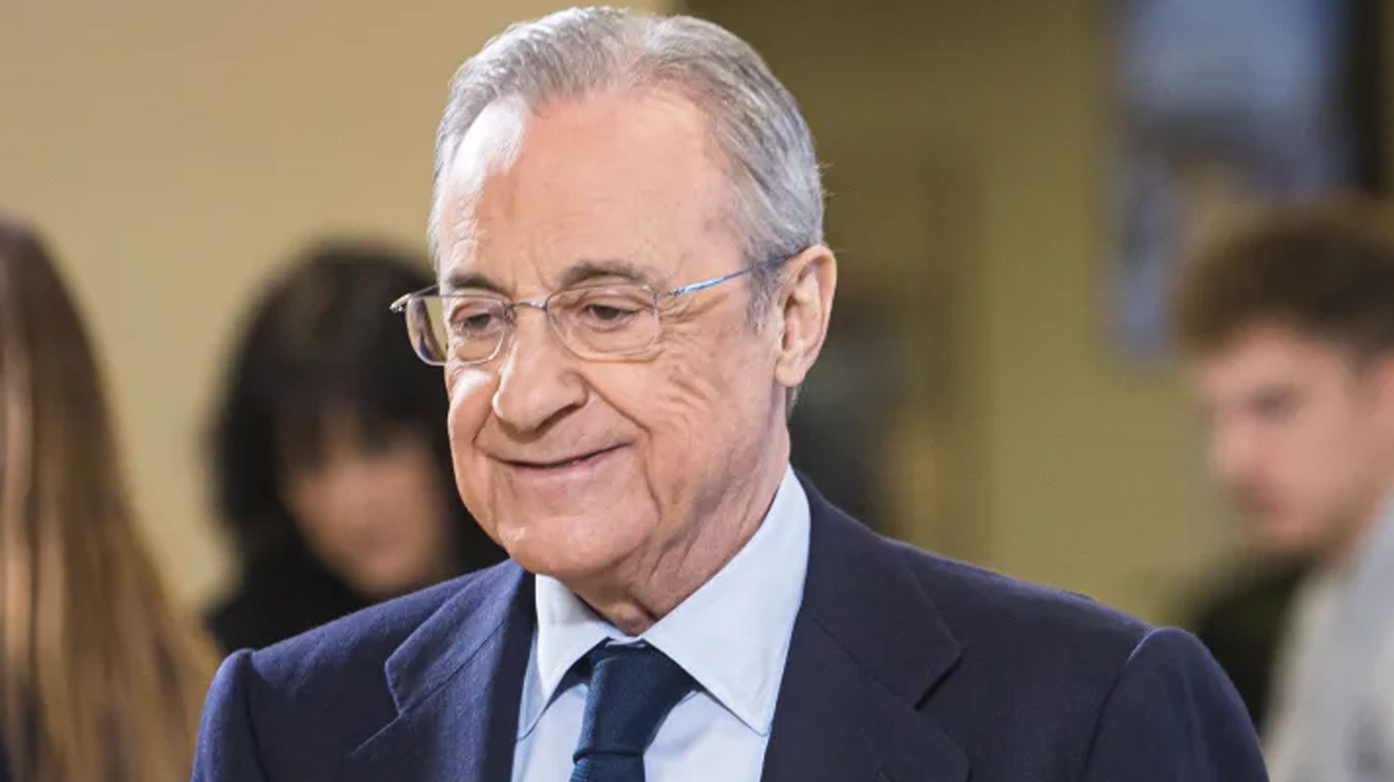 Florentino ya ha transmitido su oferta al bombazo de la temporada: las cifras, al descubierto Florentino ya ha transmitido su oferta al bombazo de la temporada: las cifras, al descubierto
