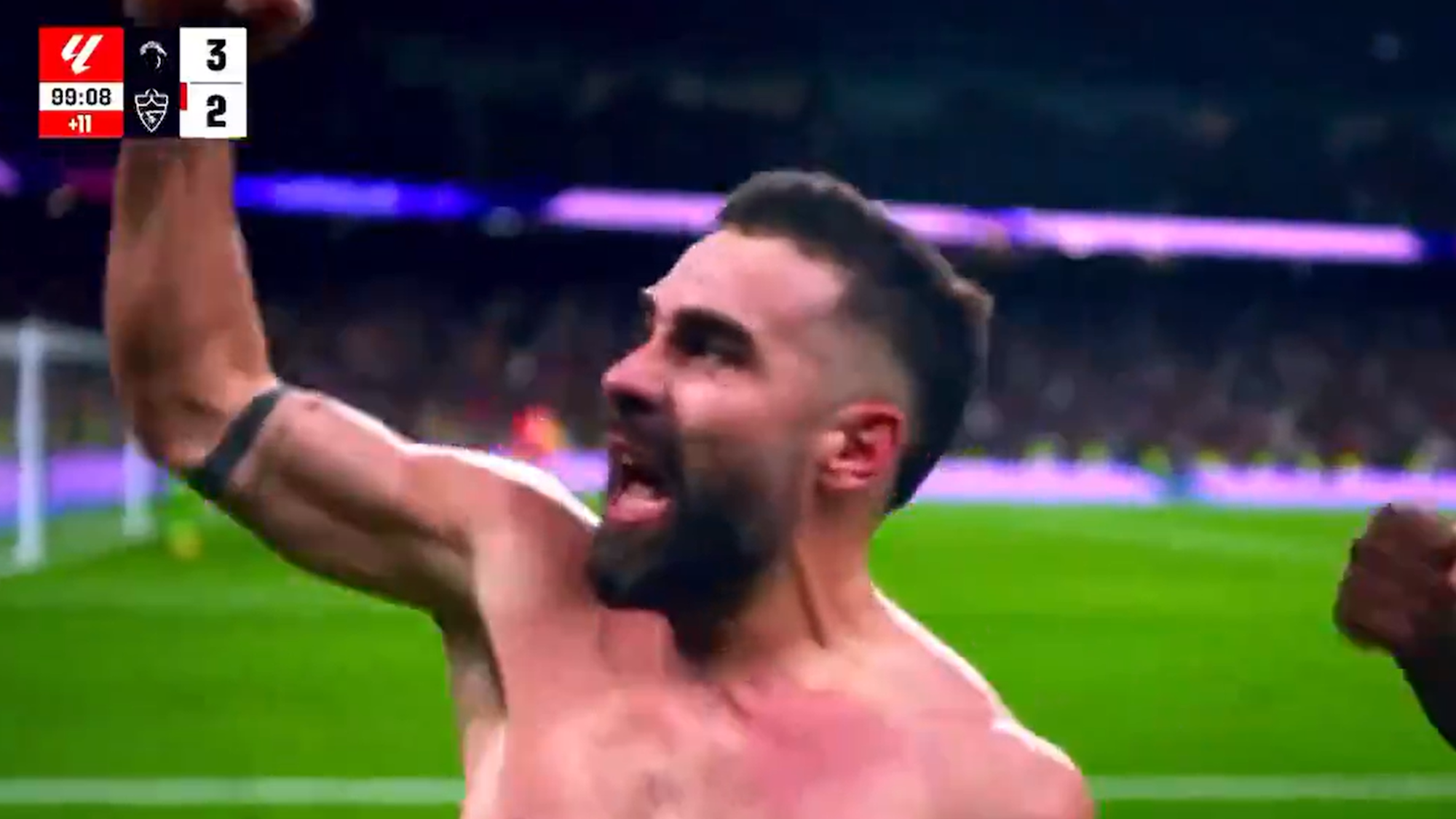 Carvajal hace estallar el Bernabéu gol ‘in extremis’ para remontar