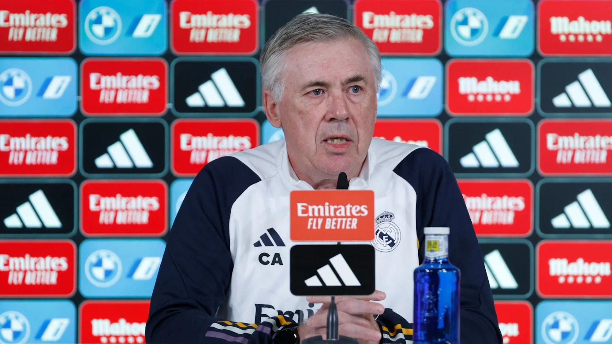 Ancelotti, harto de los ataques al Madrid, apunta y dispara contra Negreira y el Barça brutal respuesta Ancelotti, harto de los ataques al Madrid, apunta y dispara contra Negreira y el Barça brutal respuesta