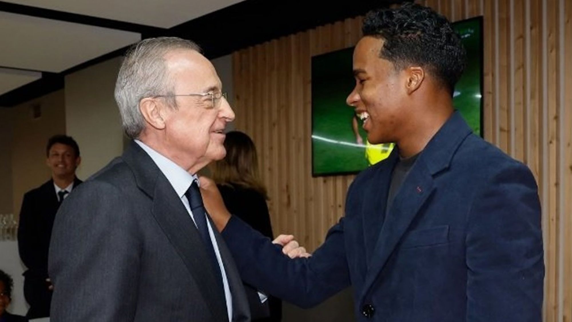 Florentino y Endrick ya lo han hablado, el brasileño acepta la decisión del club hay acuerdo Florentino y Endrick ya lo han hablado, el brasileño acepta la decisión del club hay acuerdo