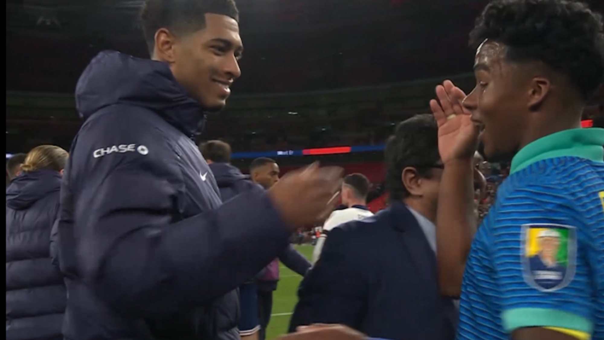 No se vio en TV la ‘bienvenida’ que dio Bellingham a Endrick tras el Inglaterra Brasil en Wembley