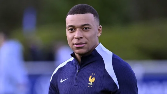 Mbappé con Francia Mbappé con Francia