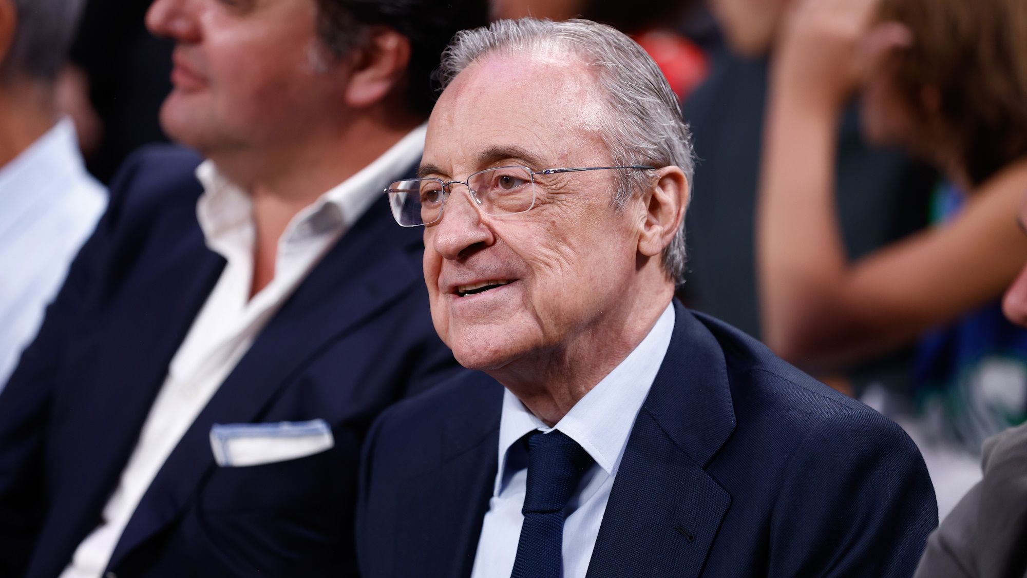 Florentino no se fía y activa el ‘plan B’: o da el OK en las próximas semanas, o adiós