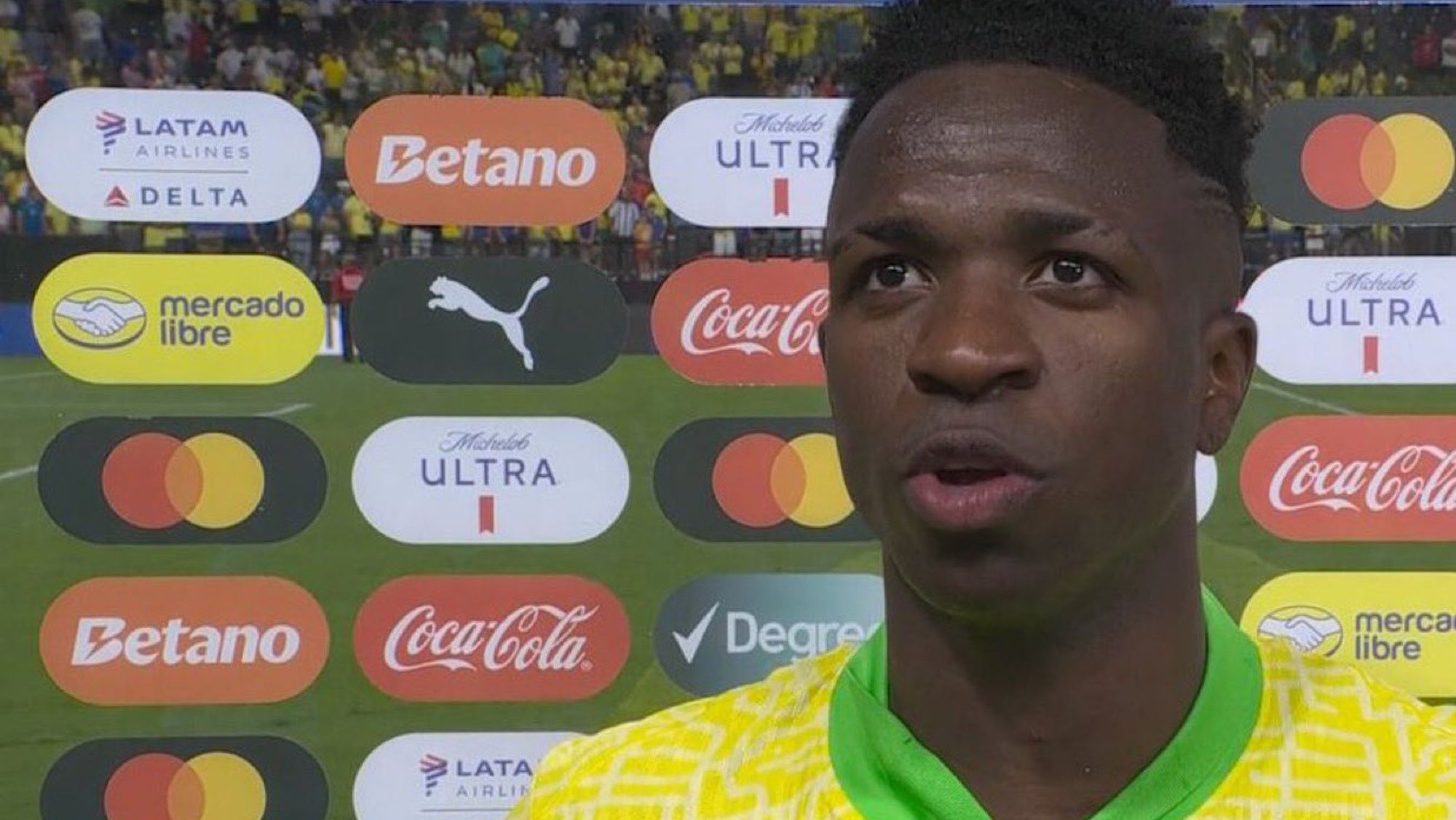 Vinicius brilla con Brasil, doblete y mensaje directo a sus críticos