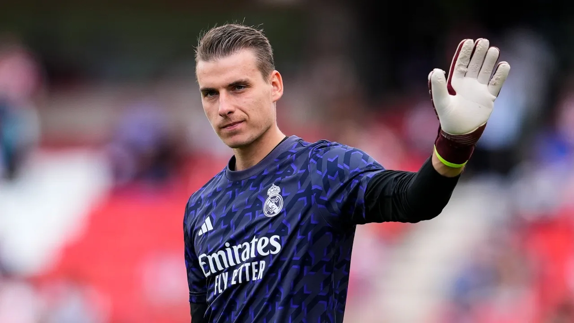 La salida de Lunin, más cerca que nunca, y Florentino ya mueve ficha para sustituirle dos opciones La salida de Lunin, más cerca que nunca, y Florentino ya mueve ficha para sustituirle dos opciones