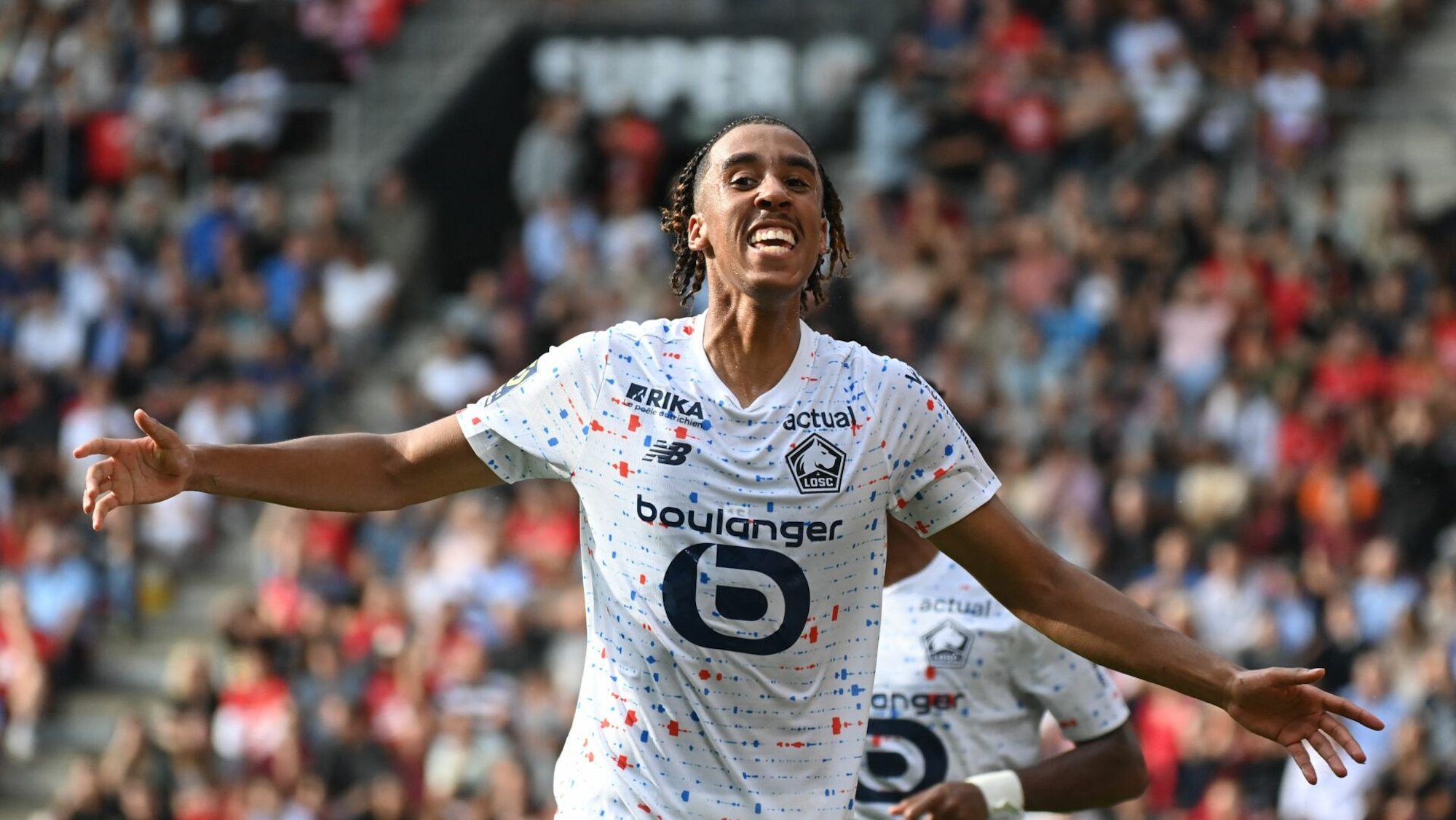 Leny Yoro toma la misma decisión que Mbappé meses antes de abandonar el PSG Leny Yoro toma la misma decisión que Mbappé meses antes de abandonar el PSG