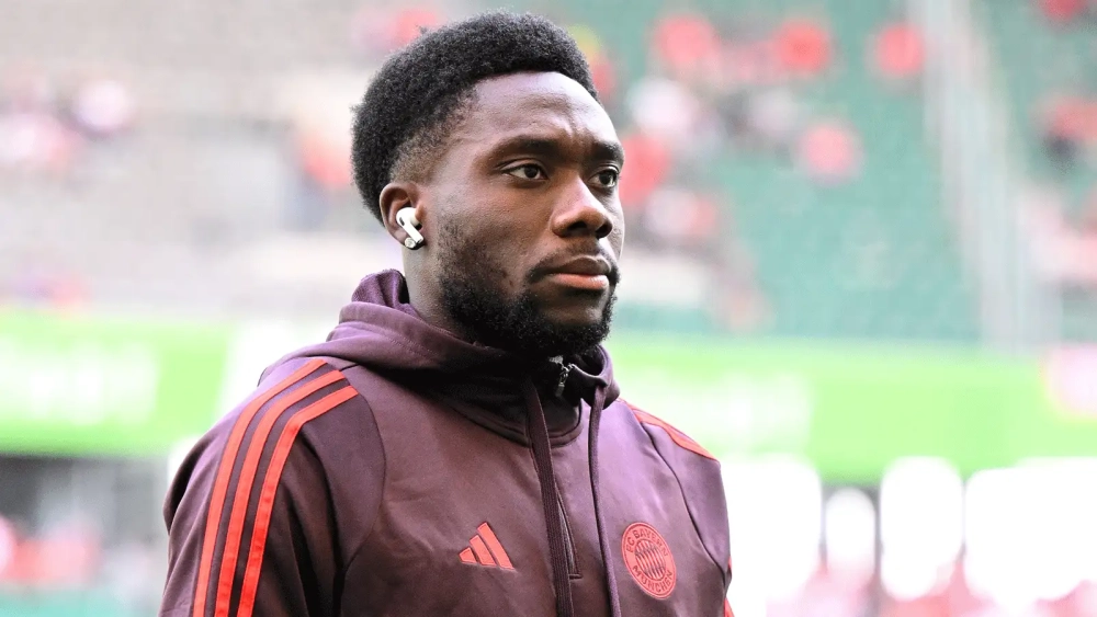 Alphonso Davies serio con el Bayern Alphonso Davies serio con el Bayern