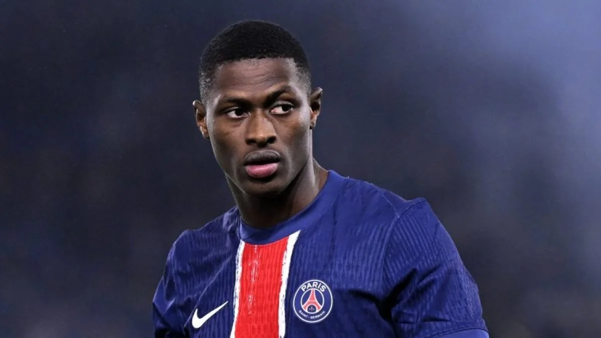 Nuno Mendes con el PSG