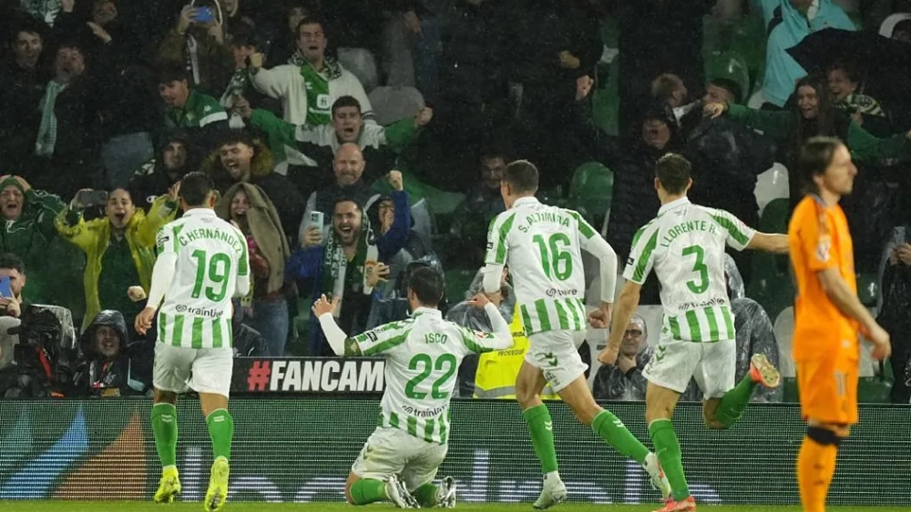 Isco Alarcón marcó el gol de la remontada del Real Betis sobre el Real Madrid. Isco Alarcón marcó el gol de la remontada del Real Betis sobre el Real Madrid.