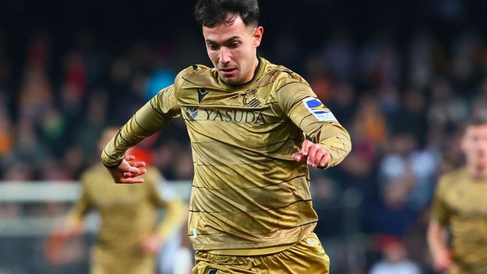 El mediocampista de la Real Sociedad podría salir por su cláusula de 60 'kilos'. El mediocampista de la Real Sociedad podría salir por su cláusula de 60 'kilos'.