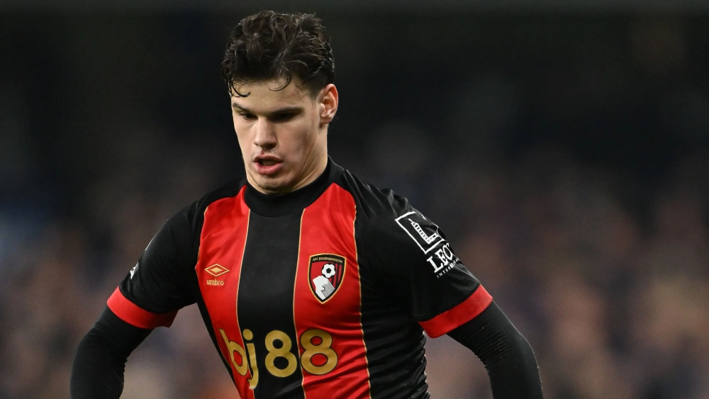 Milos Kerkez, el jugador que gusta al Real Madrid.