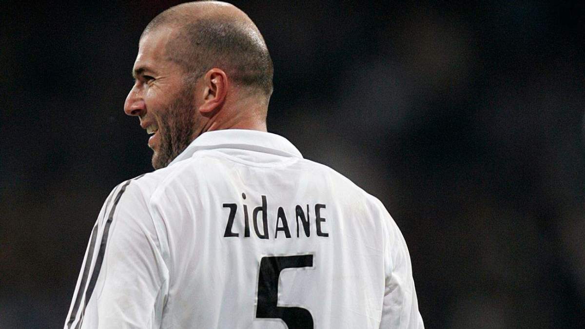 Zidane en su etapa de jugador en el Real Madrid Zidane en su etapa de jugador en el Real Madrid