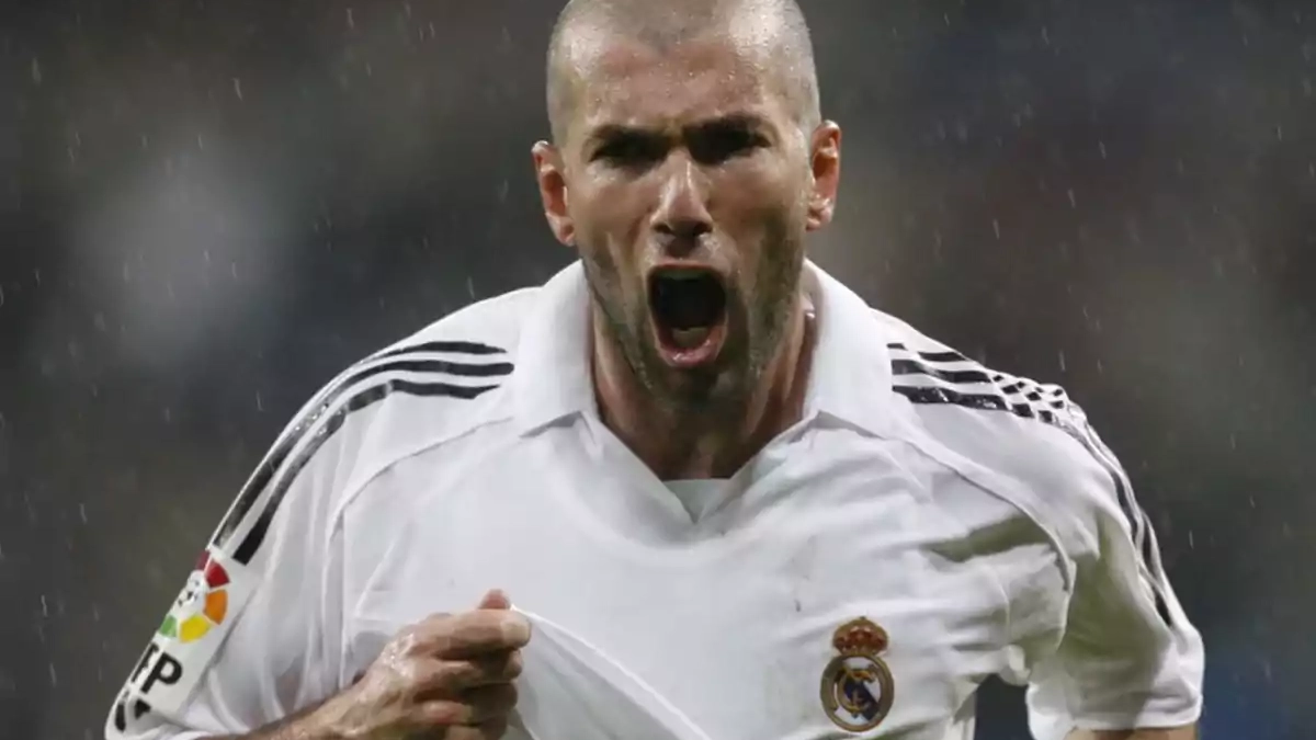 Zidane en su etapa de jugador en el Real Madrid Zidane en su etapa de jugador en el Real Madrid
