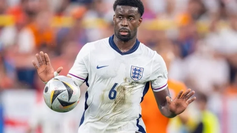 Marc Guehi con Inglaterra