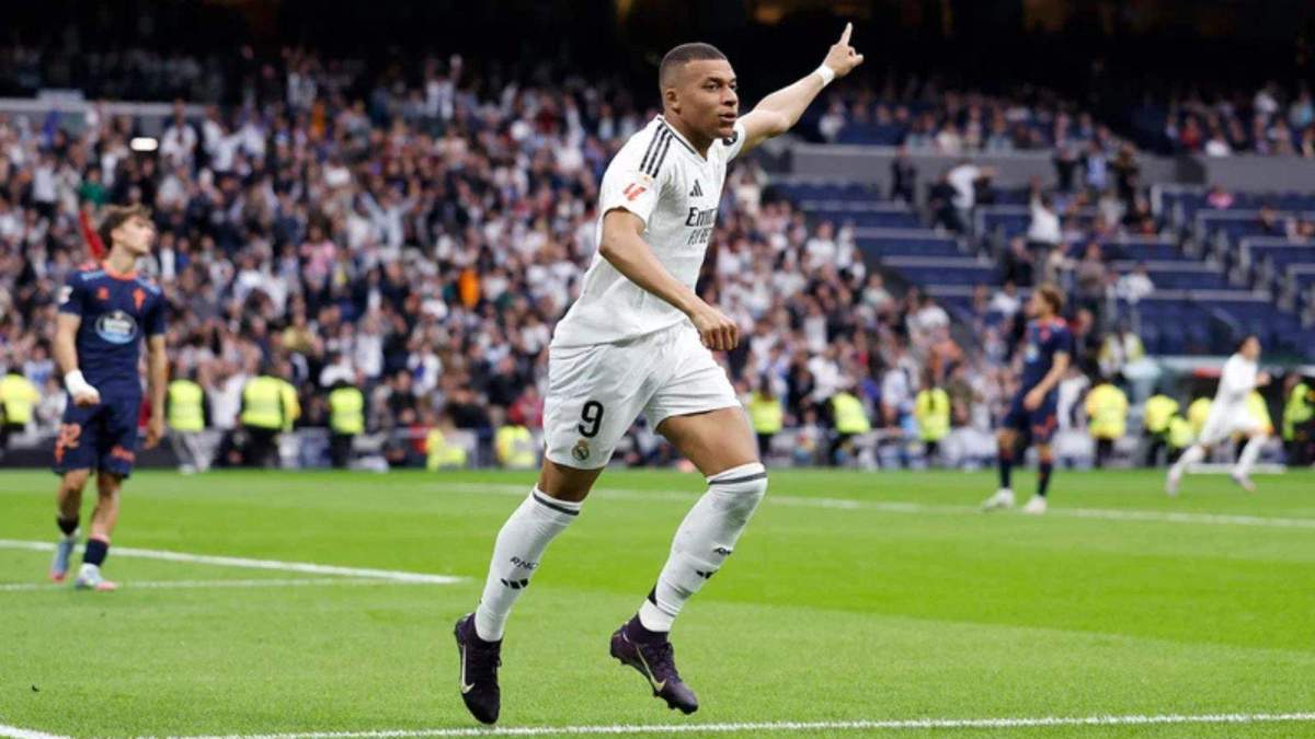 Kylian Mbappé celebrando uno de sus goles en el Real Madrid - Celta