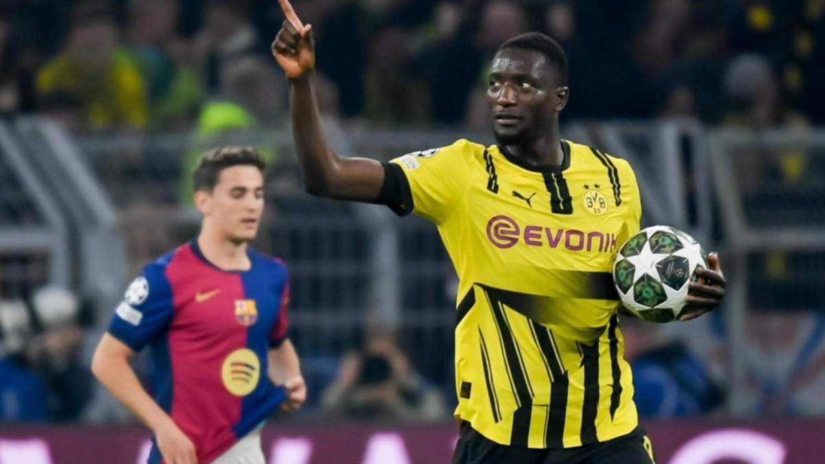 Guirassy celebrando un gol ante el Barça