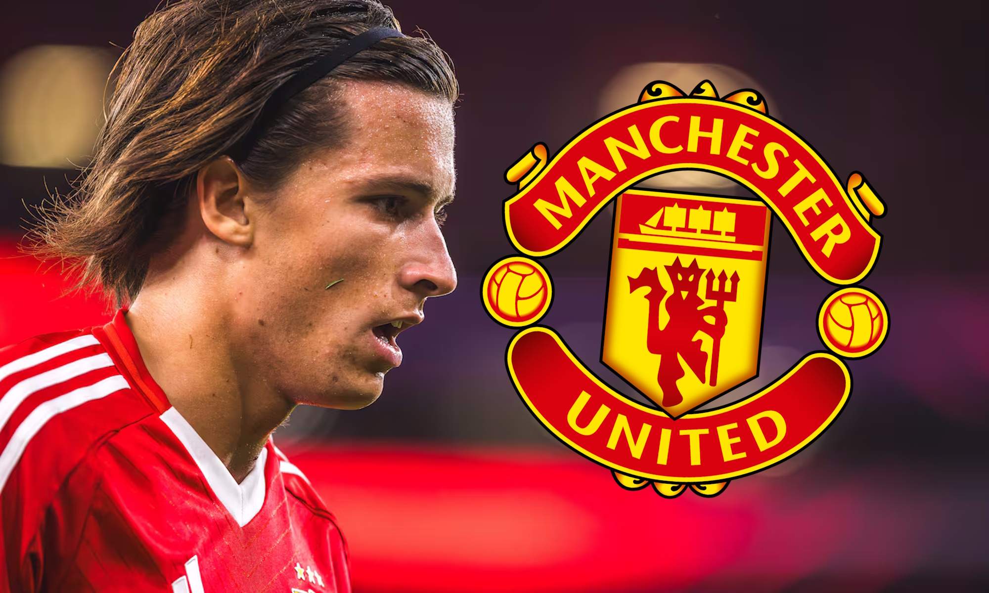 Álvaro Carreras y escudo Manchester United