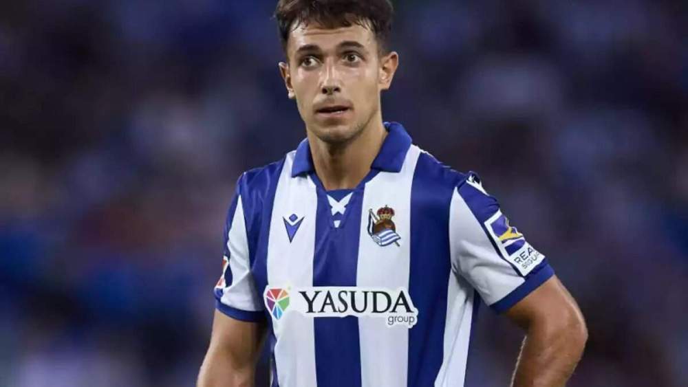 Martín Zubimendi durante un partido con la Real Sociedad