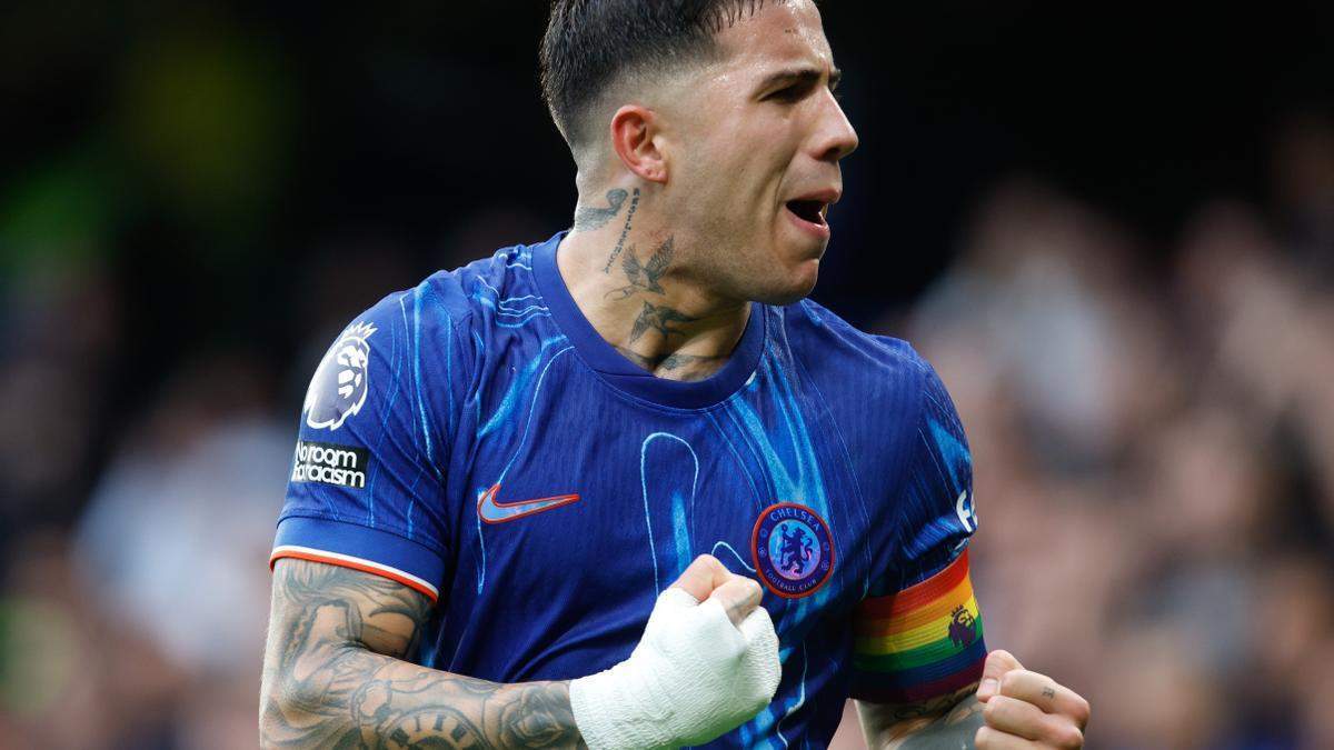 Enzo Fernández con el Chelsea Enzo Fernández con el Chelsea