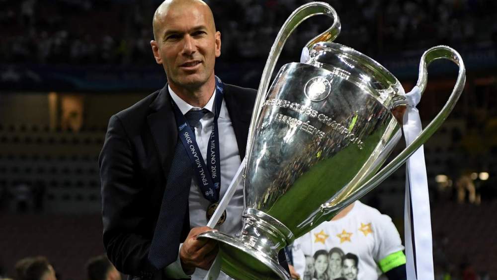 Zinedine Zidane con una Champions League ganada con el Real Madrid