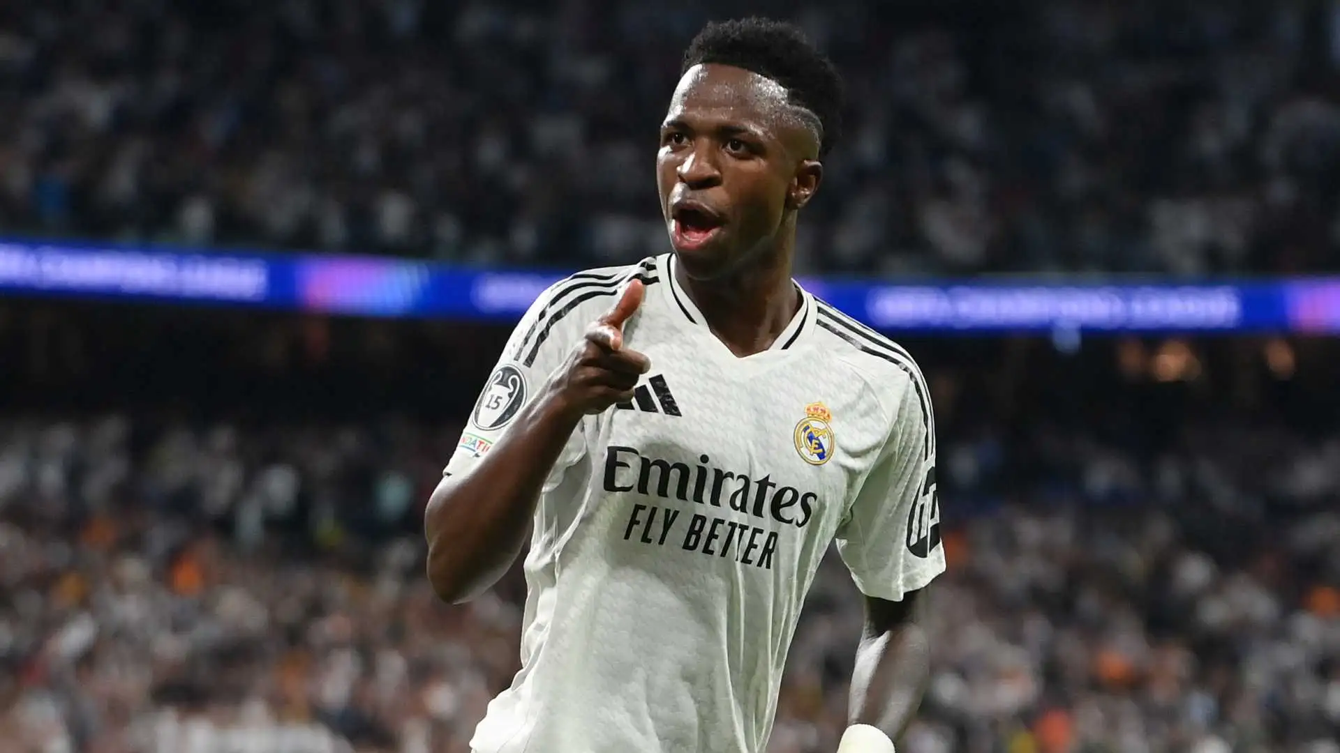 Vinicius celebrando con el Real Madrid