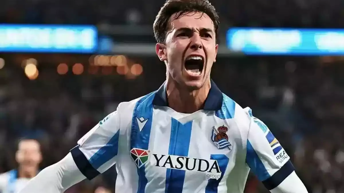 Martín Zubimendi con la Real Sociedad Martín Zubimendi con la Real Sociedad