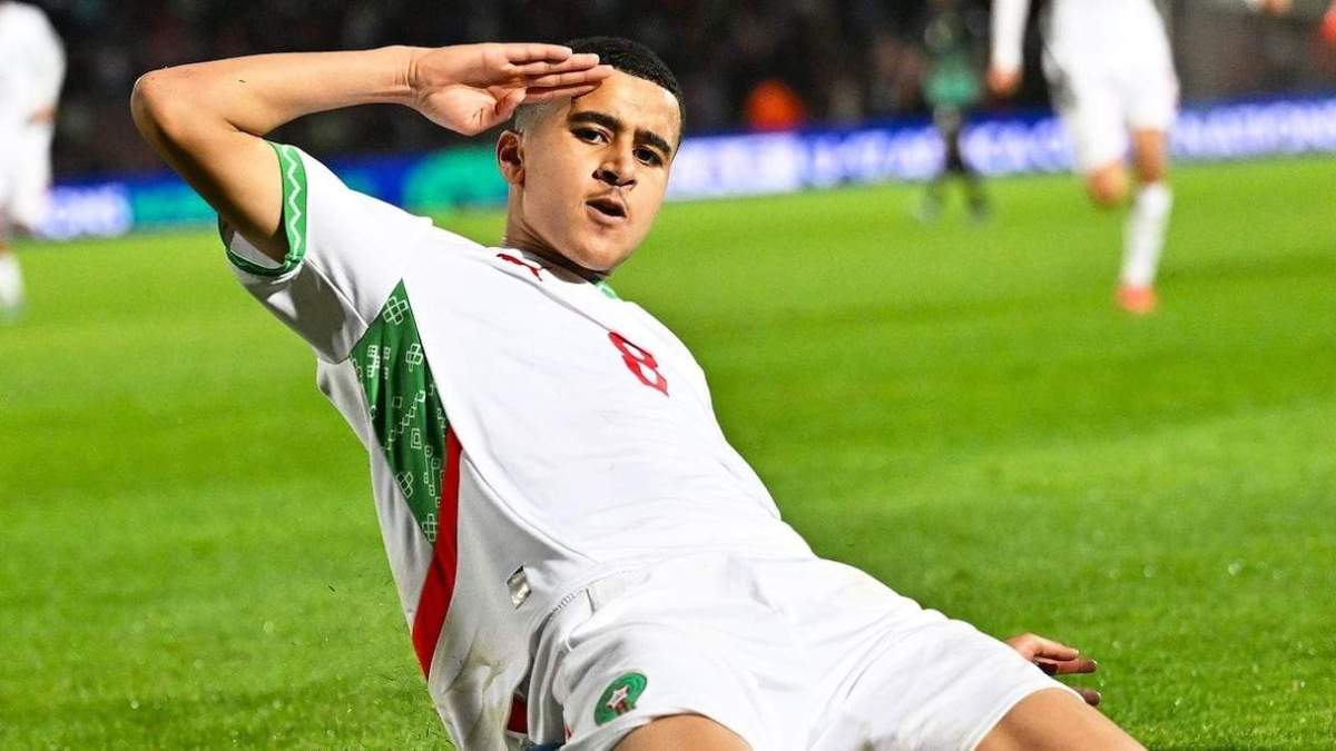 Abdellah Ouazzine celebrando un gol con Marruecos