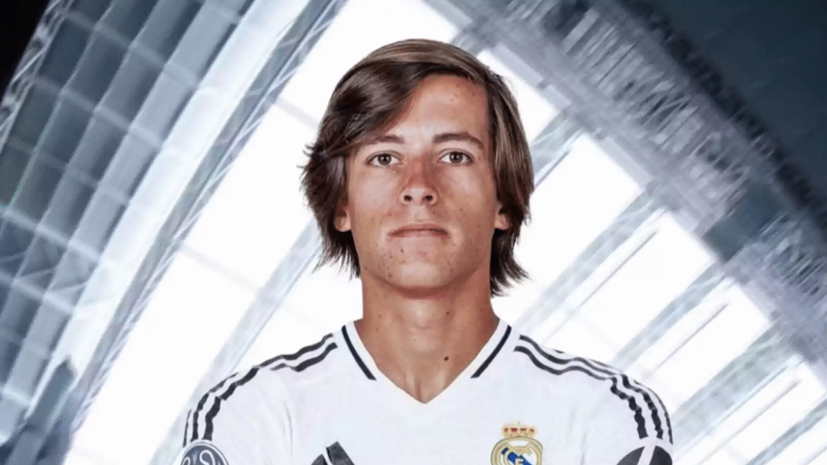 Álvaro Carreras con el Real Madrid