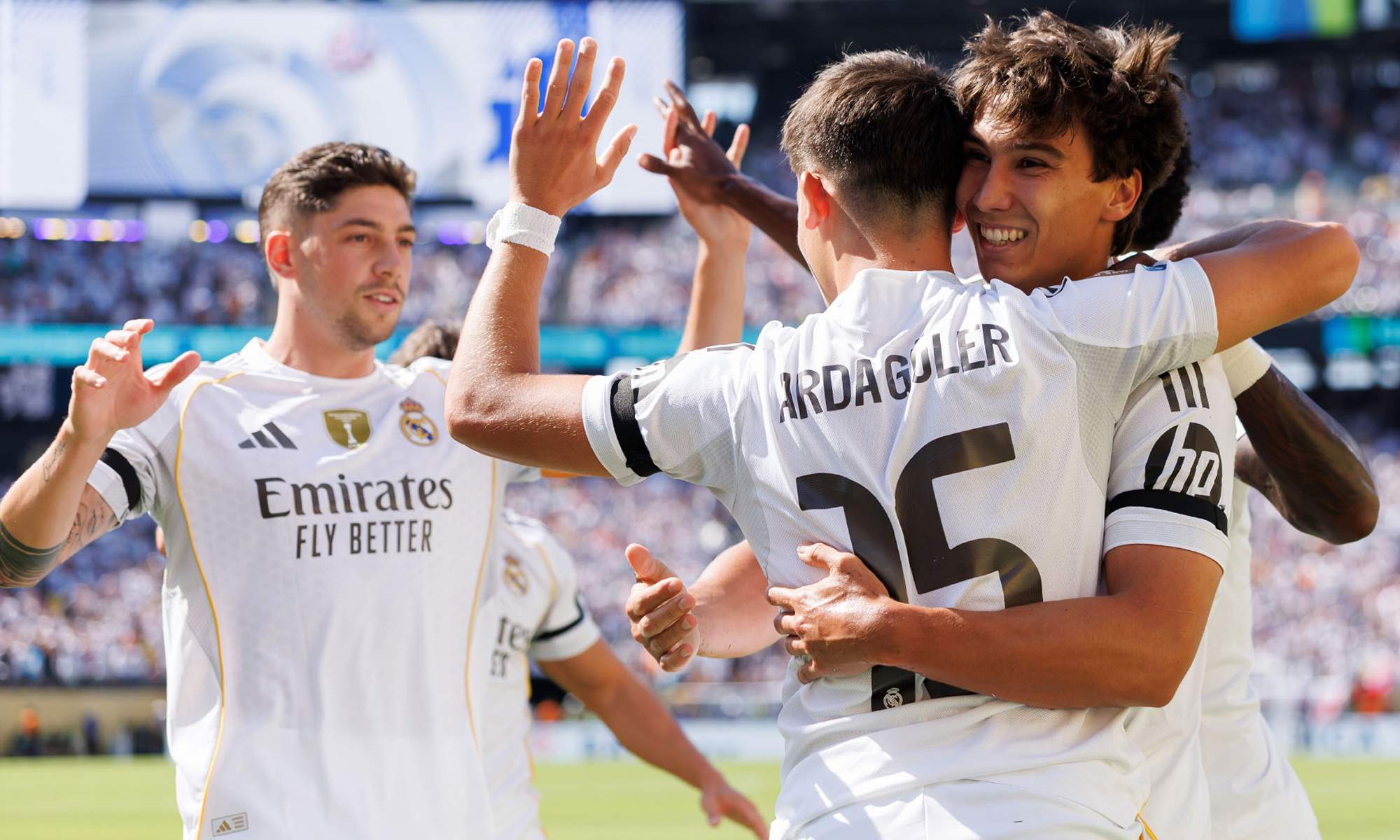Jugadores del Real Madrid celebrando un gol.