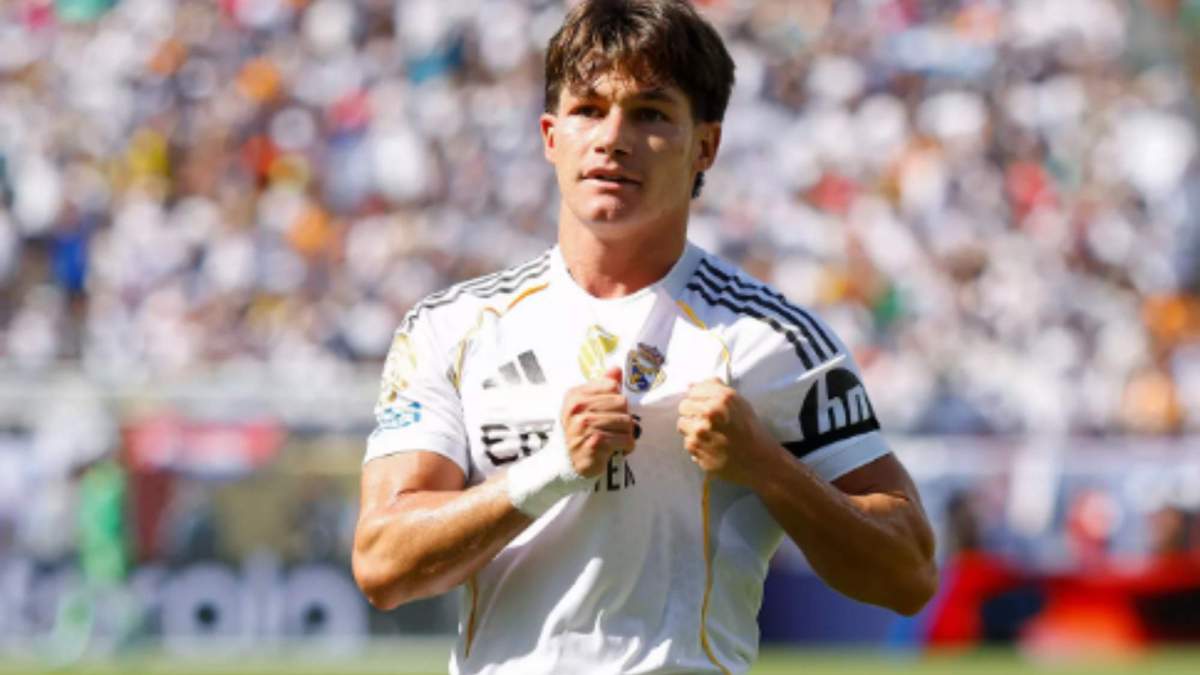 Fran García celebrando su gol