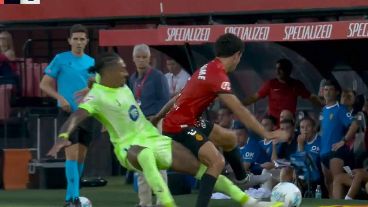 La dura entrada de Raphinha al jugador de Osasuna