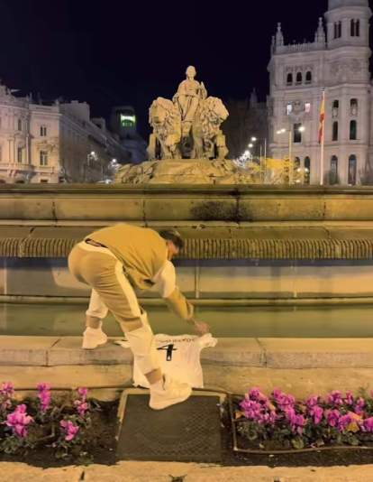 Sergio Ramos dejando la camiseta