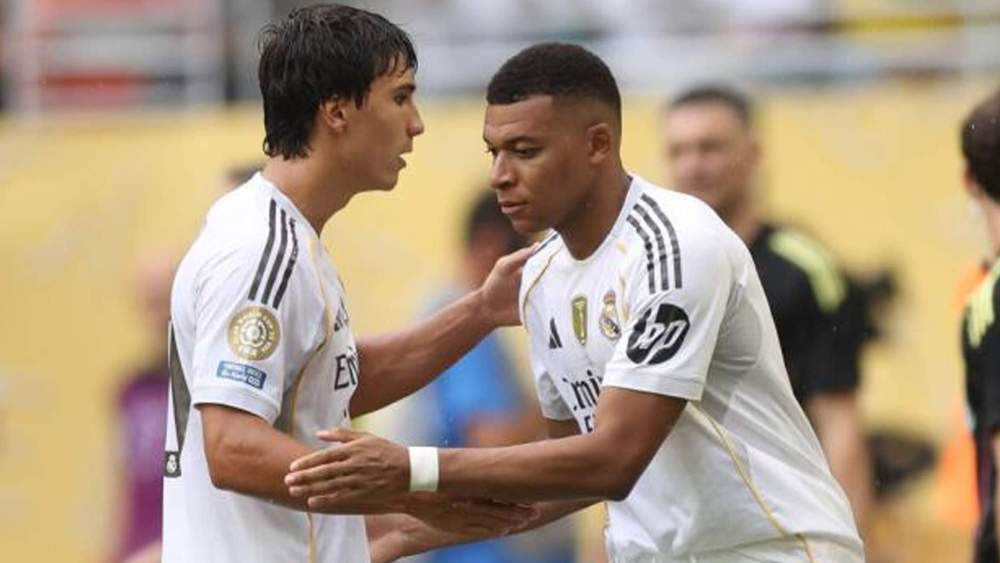 Gonzalo y Mbappé en un partido del Real Madrid