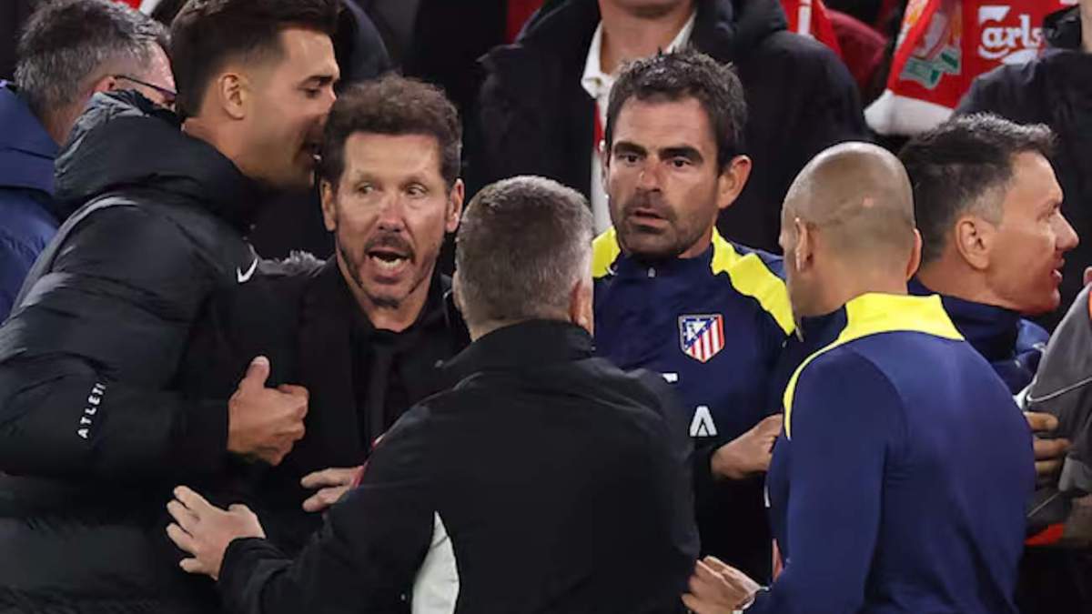 La expulsión del Cholo