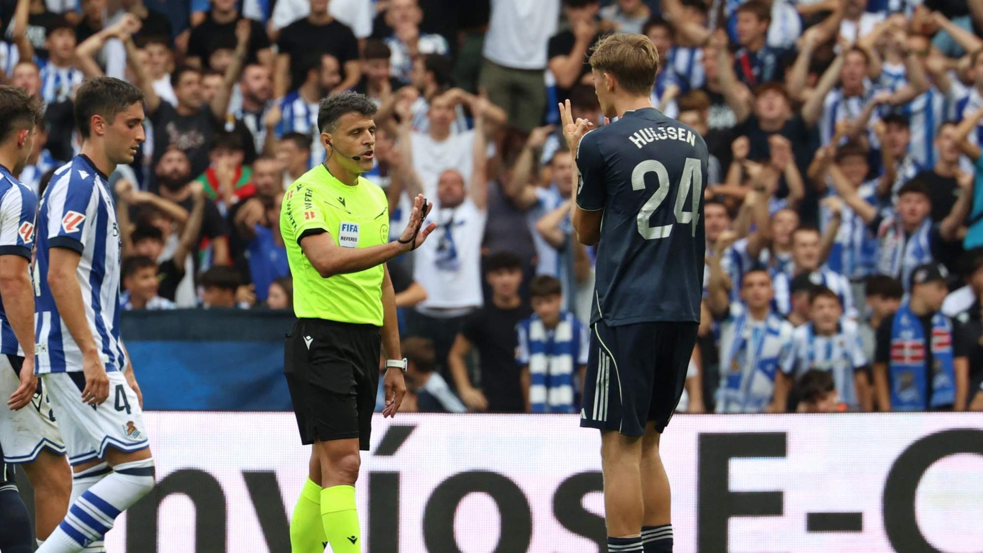 Dean Huijsen no jugará el partido ante el RCD Espanyol tras ver la tarjeta roja.