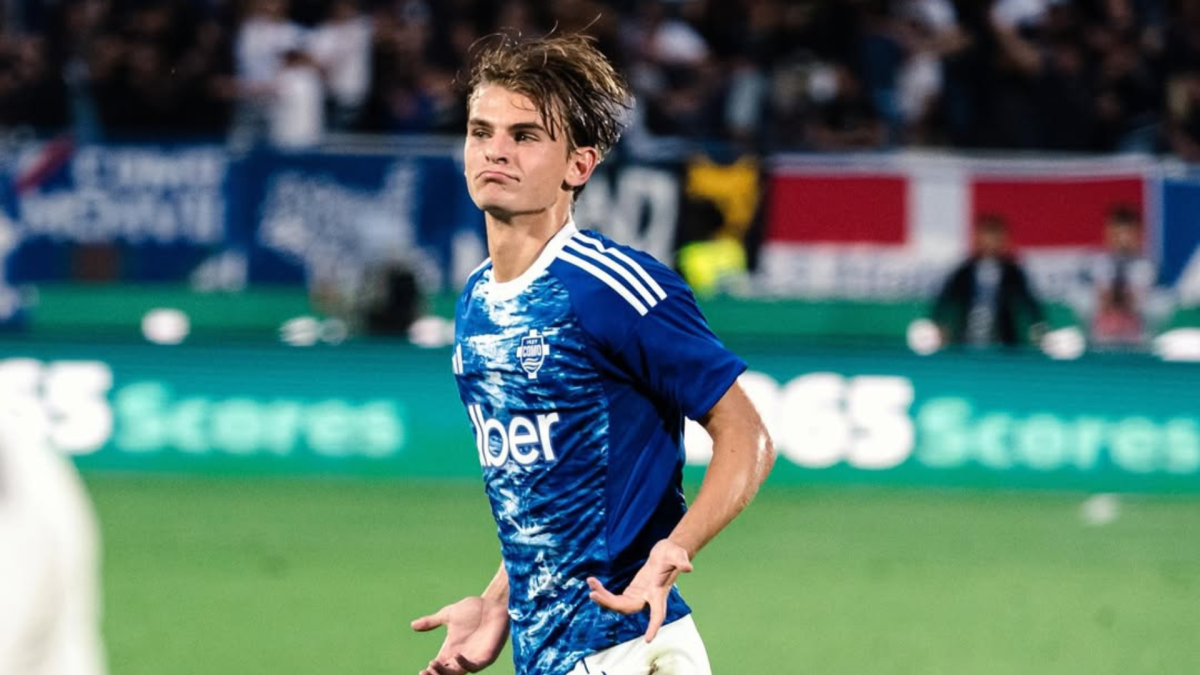 Nico Paz con el Como esta temporada Nico Paz con el Como esta temporada