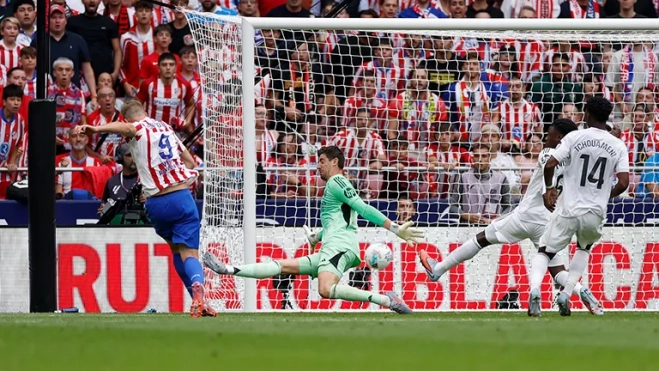 Parada de Courtois a Sorloth Parada de Courtois a Sorloth