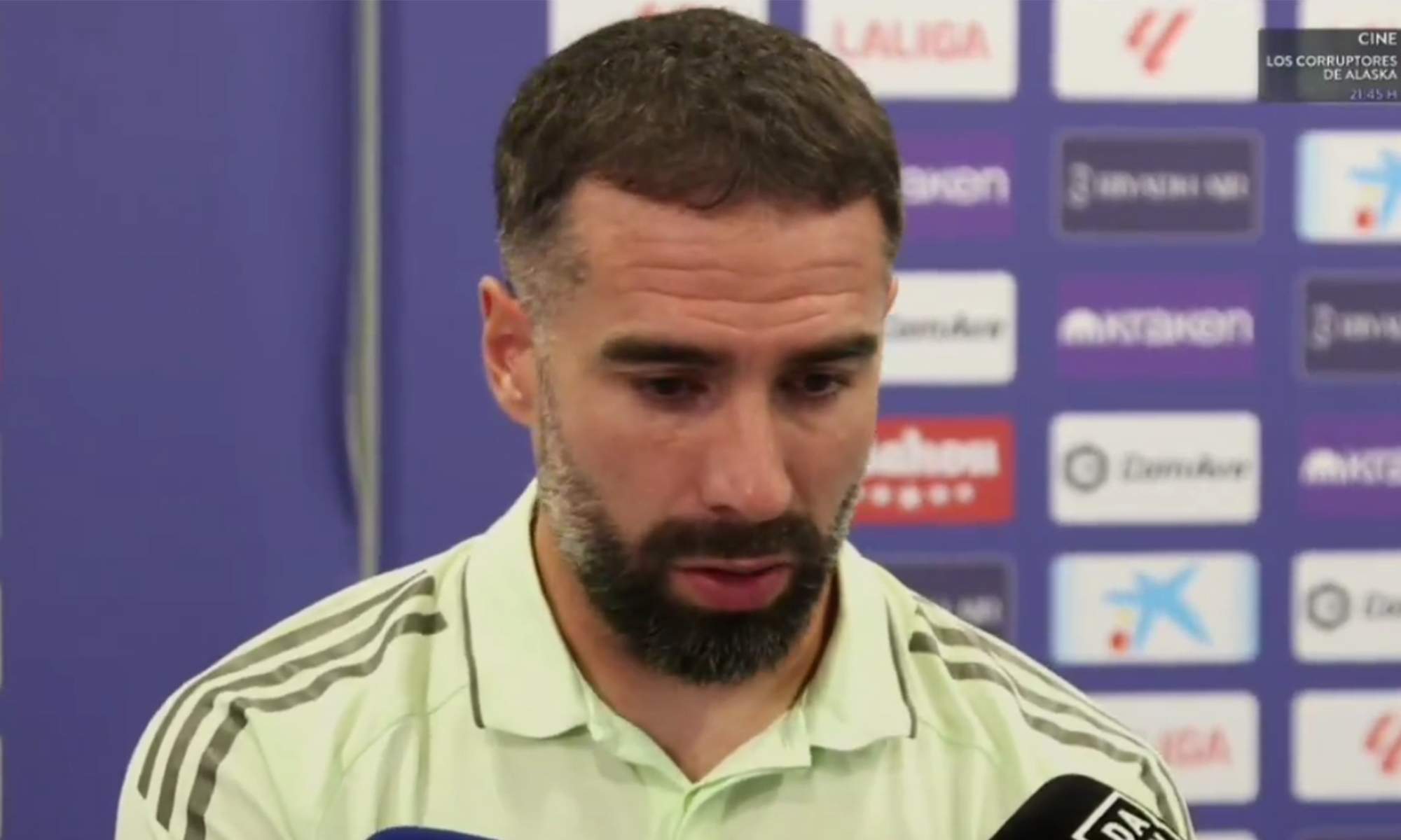 Dani Carvajal hablando en zona mixta. 