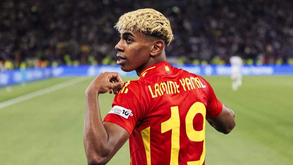 Lamine Yamal con España