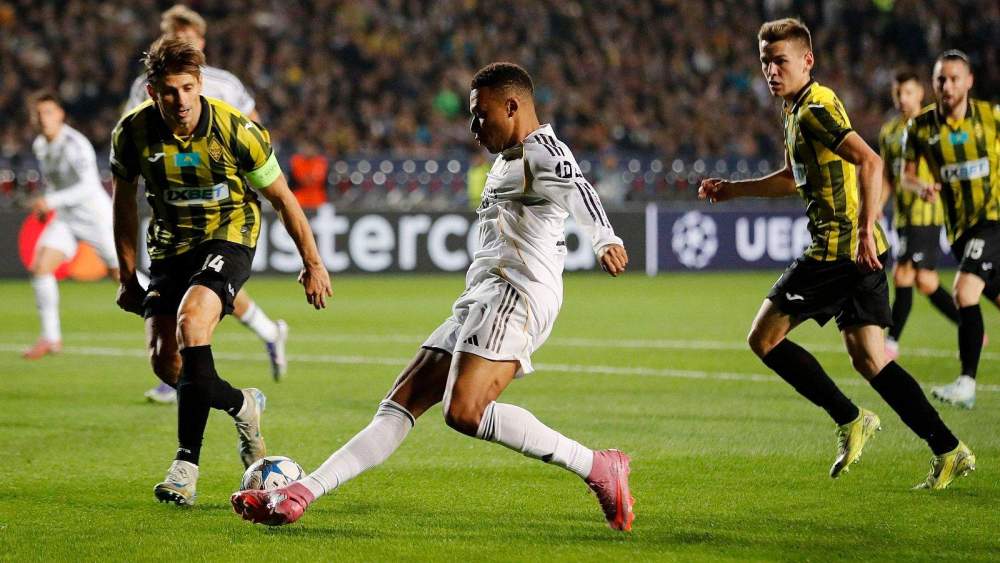 Kylian Mbappé jugando contra el Kairat Almaty en la Champions. Kylian Mbappé jugando contra el Kairat Almaty en la Champions.